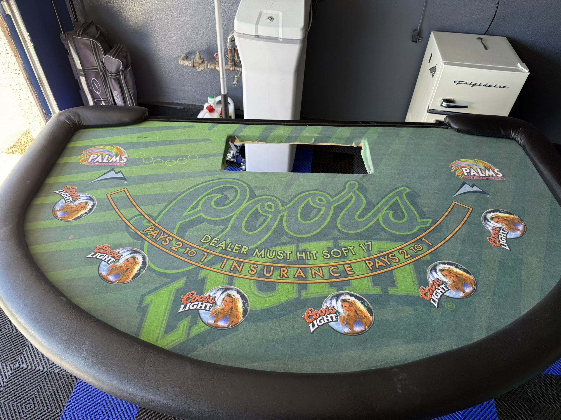 Poker Table