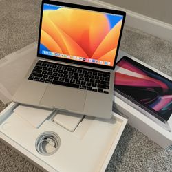 512 GB SSD MacBook Pro 13 Inch Apple M2 Chip - Excellent Condition