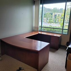 Solid Oak  Wood Top Heavy Duty Some Discoloration From Been To Close To Window 