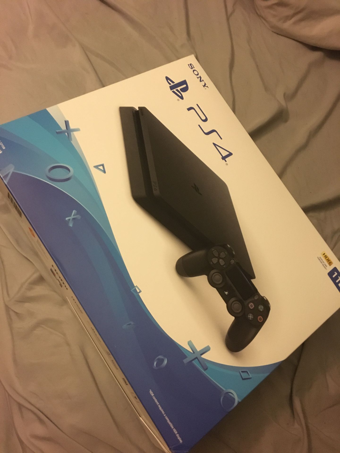 Ps4 slim 1 TB
