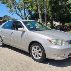 2005 Toyota Camry XLE Four-cylinder Extra Low Miles