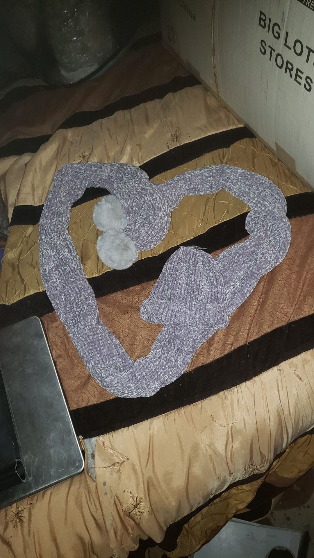 $5 Scarf & hat / beanie NEW purple size small or kids (it fit me tight/small & im a small/medium)