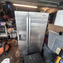 Whirlpool 26cuin Side By Side Refrigerator With Ice Make  