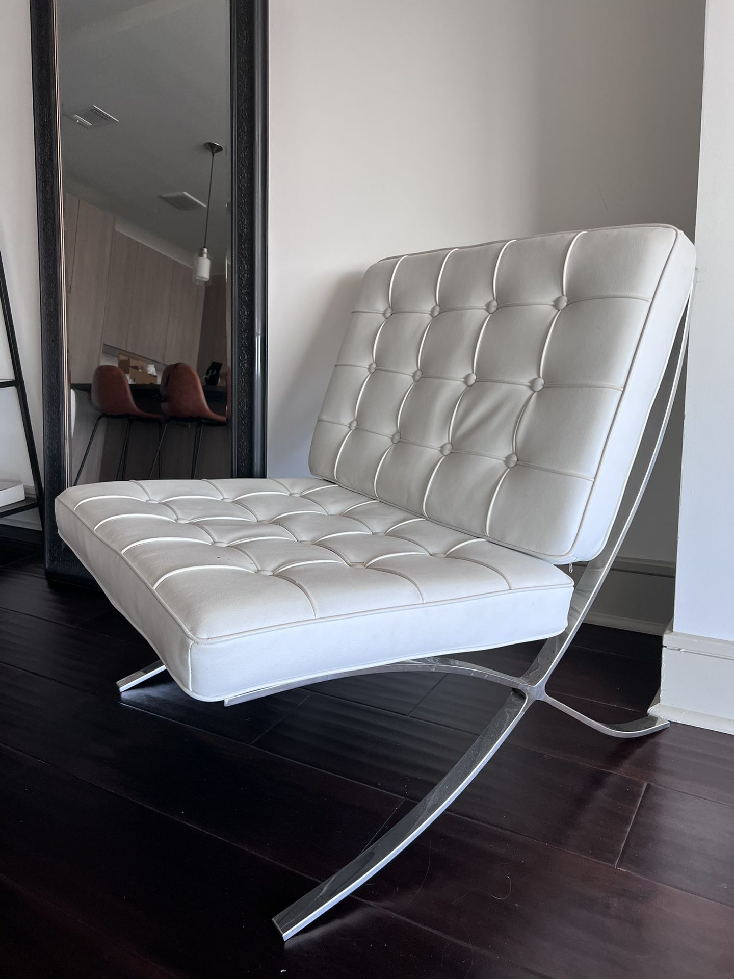 White Leather Barcelona Chair for Sale in Houston, TX OfferUp