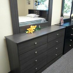 8 Drawers Dresser With Mirror 