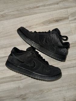 Nike Dunk Low Undefeated Size 6.5M / 8W