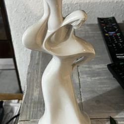 Fine Porcelain Vase Naaman Israel Hand Casted Figurine W/label 10" X 4"