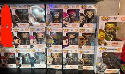 18 Overwatch Funko pops