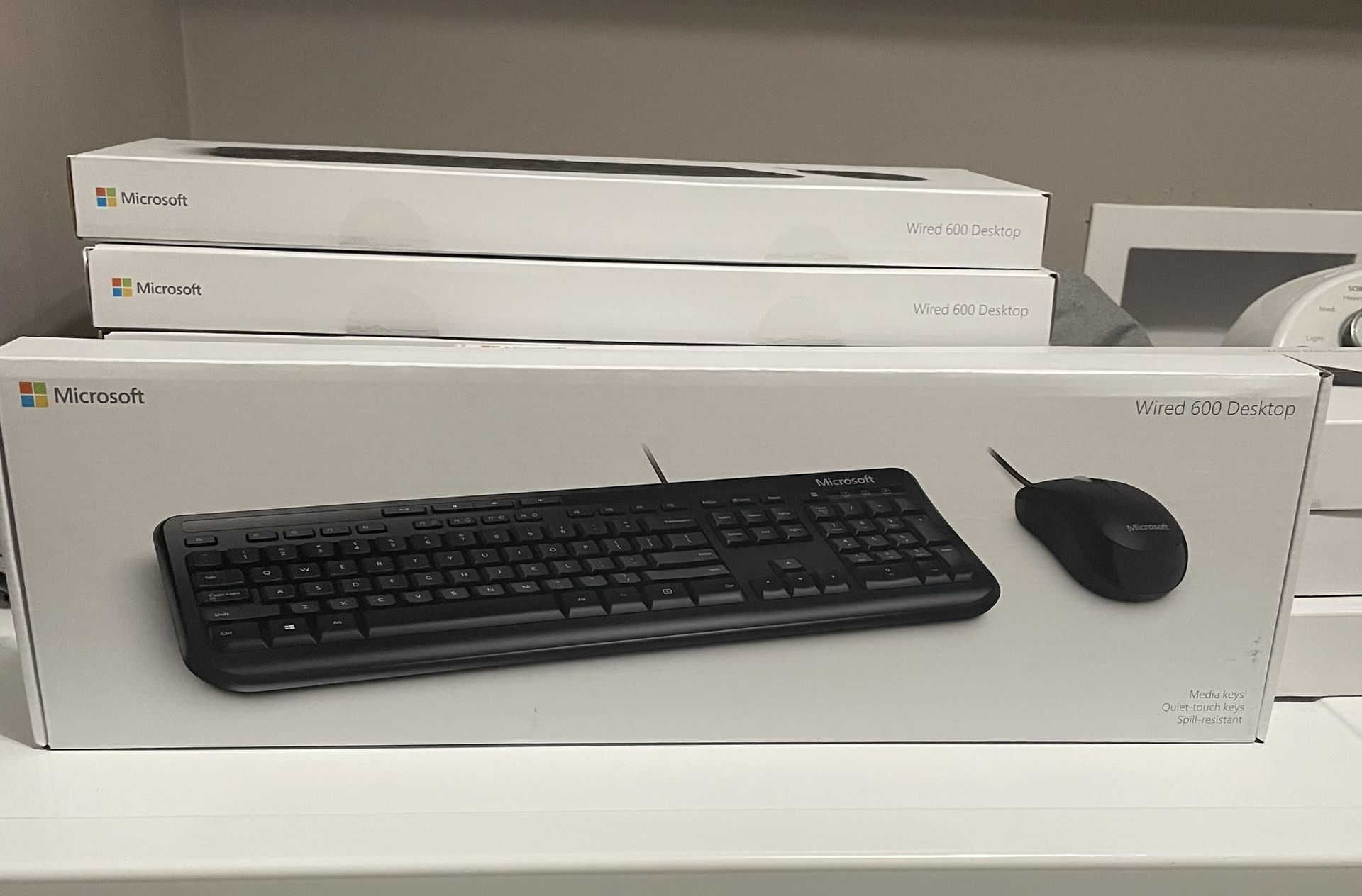 9 Microsoft Wired 600 Desktop Keyboard and Mouse New in Box. 