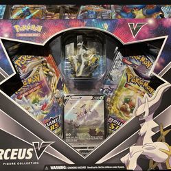 Pokemon TCG: Arceus V Figure Collection Box