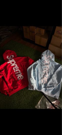 Supreme hoodie