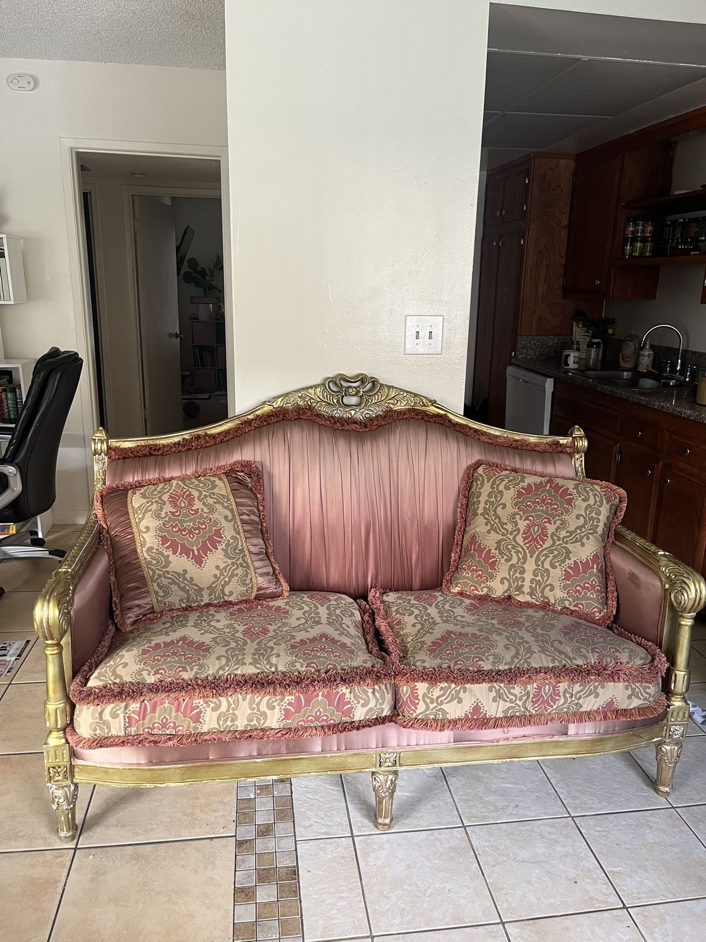 Vintage Royal Sofa