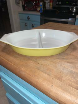 Pyrex Verde green divided 1.5 qt vintage dish