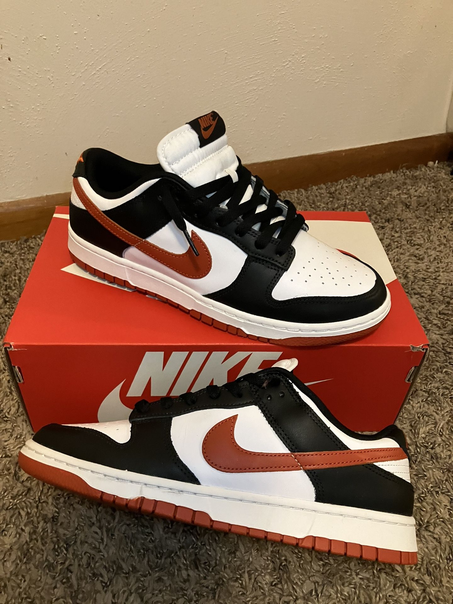 Men’s Nike Dunks. Size 9. $70