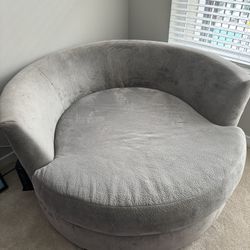 Value city swivel discount chair