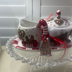 Gingerbread Sugar And Creamer 