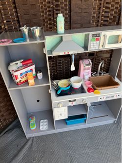 Kitchen toy with sound whit accessories $29