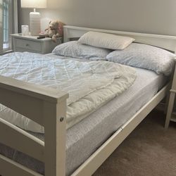 Full bed with mattress