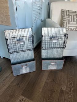 2 Book Racks