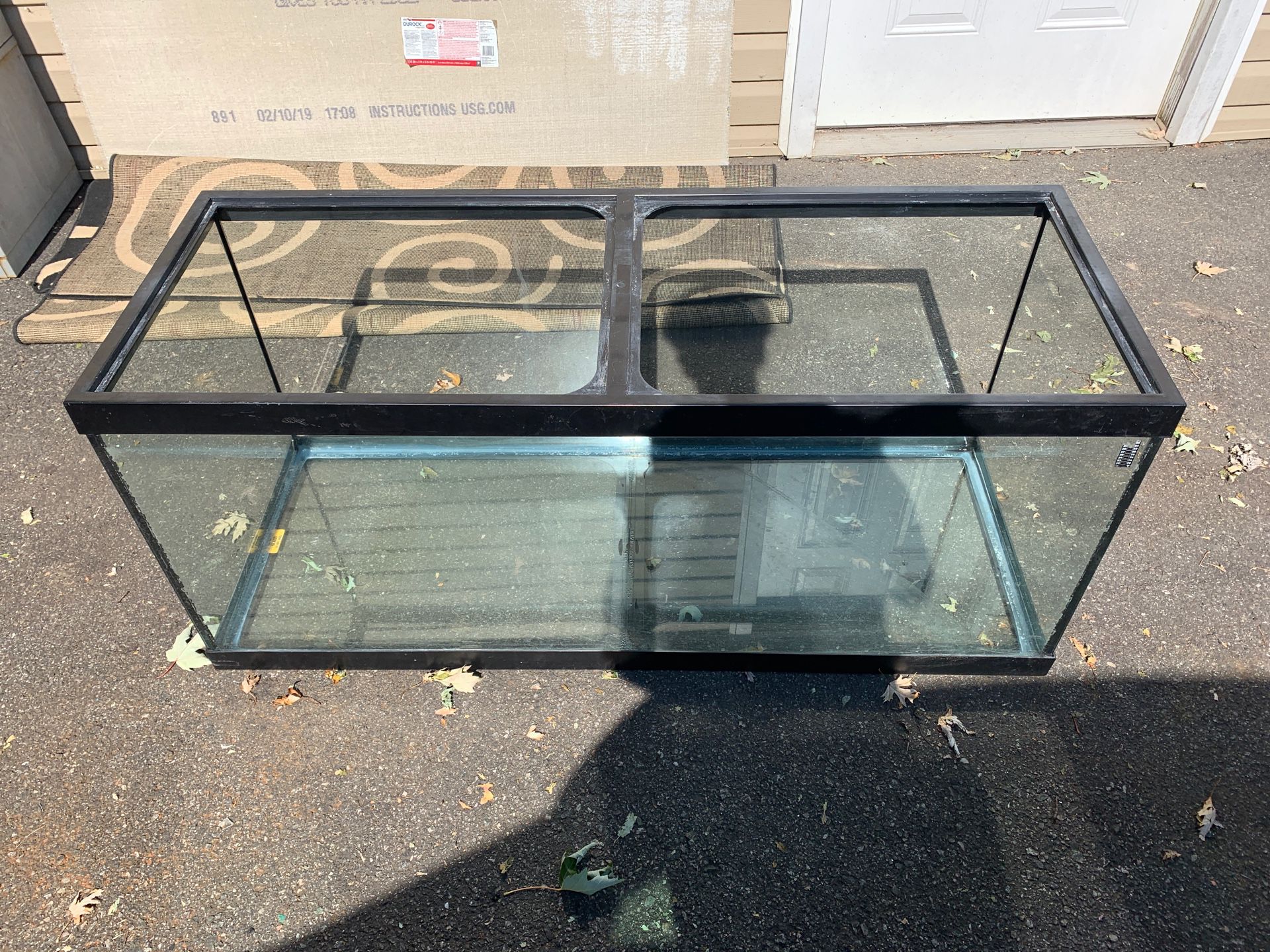 80 gallon glass fish tank
