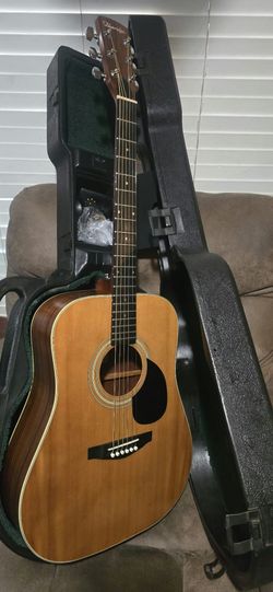 VINTAGE ACOUSTIC GUITAR 
BLUERIDGE
MODEL BR 43
FULL SIZE 
$399 OBO
HARD CASE  INCLUDED 
$399