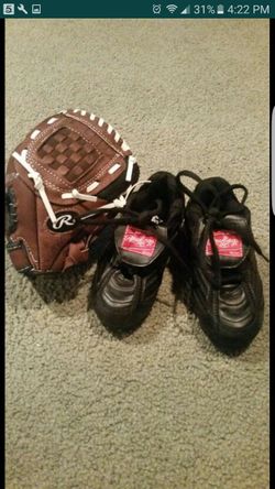Kids baseball glove and kleets