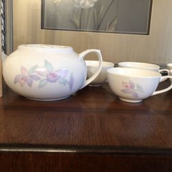 Gina China tea pot set with five cups