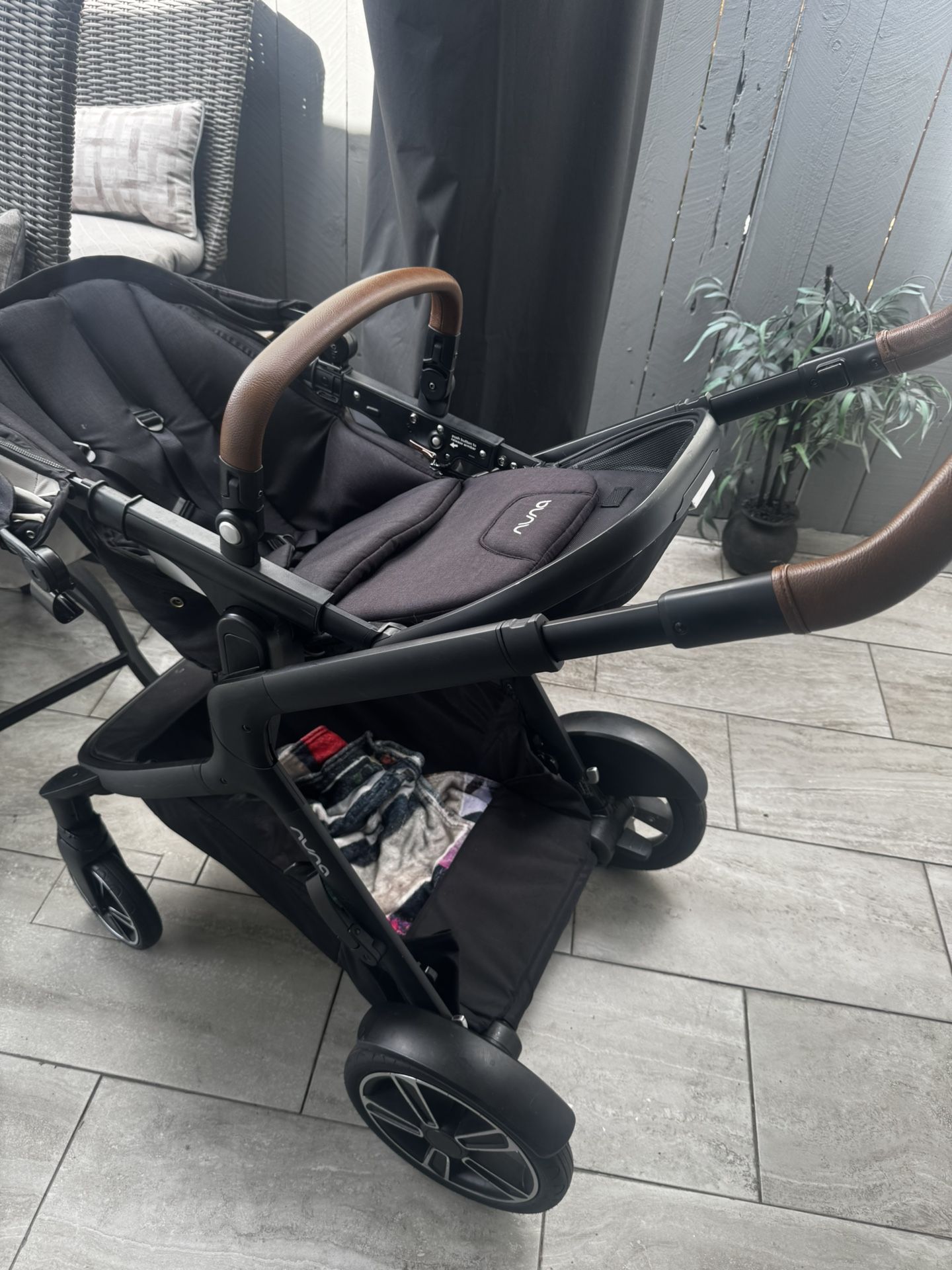 Nuna Stroller & Infant car Seat Set