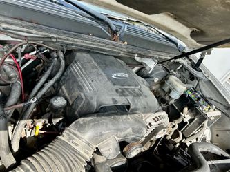 Complete 5.3 v8 vortec engine with transmission