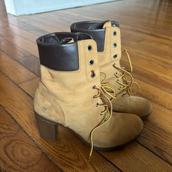 Timberland’s Women Size 8.5 Heeled Boots 