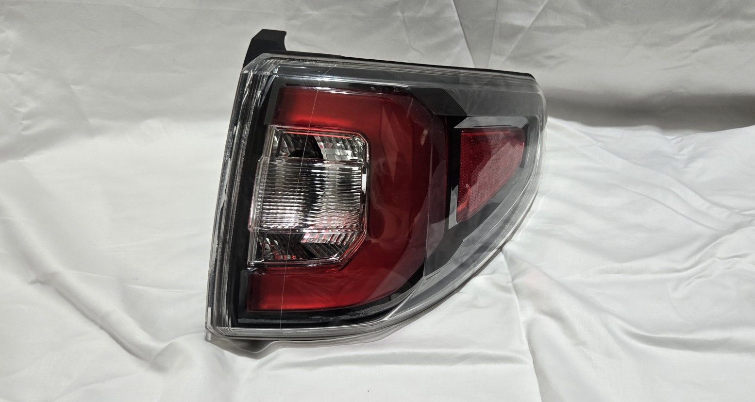 2013 - 2017 GMC Acadia Right Passenger RH Side Tail Light OEM