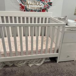 Infant Crib -toddler bed w/ changing table