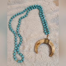 double horned howlite necklace 