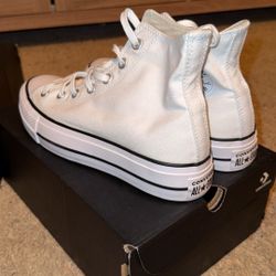 Women’s Converse Size 8