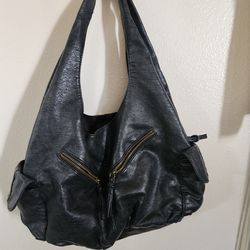 Black purse mid- lg size