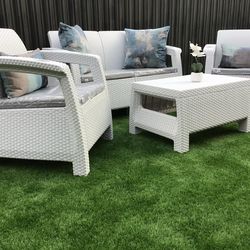 *Free Delivery* Beautiful 5 pc (couch / sofa