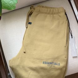 Fear Of God Essentials Sweatshorts (Amber, S)