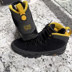 Air Jordan 9 Retro ‘Dark Charcoal University Gold’ 
