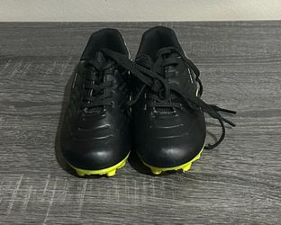 Toddler soccer cleats