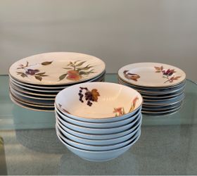 24 Piece Vintage White Fine Porcelain Evesham Royal Worcester Dinner Dessert Plates Bowls Made In England