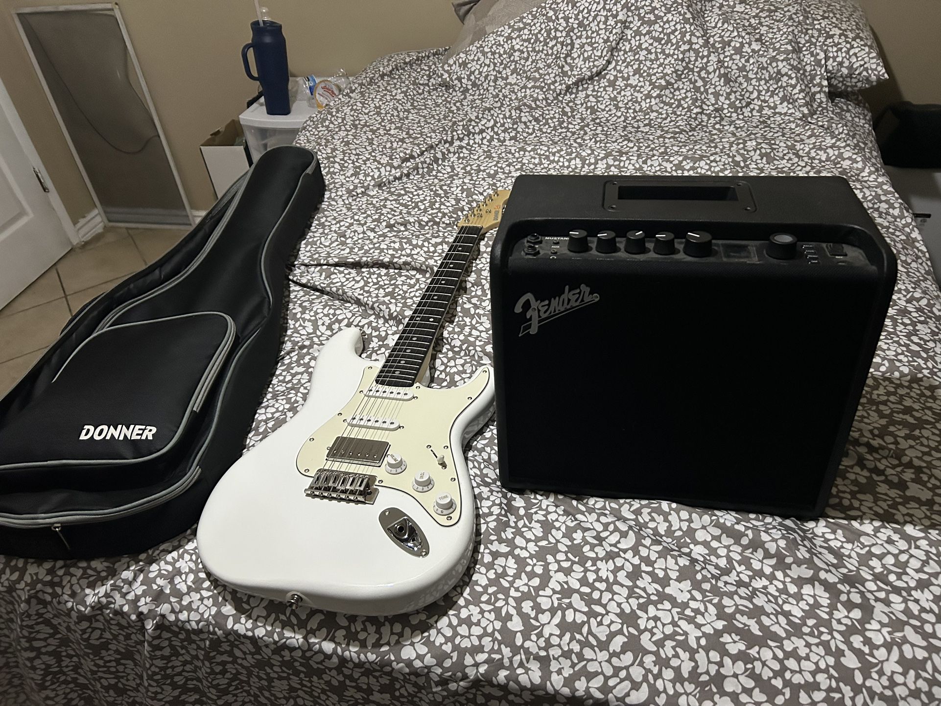 Donner Electric Guitar With Fender Amp