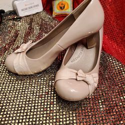 EDL POP Comfort Cushion "Palace" Low Heels. Size 9.5M. Like New