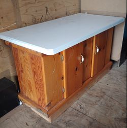 Cabinet unit or fish tank stand with top