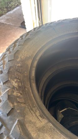 LT285/65/20 Nitto