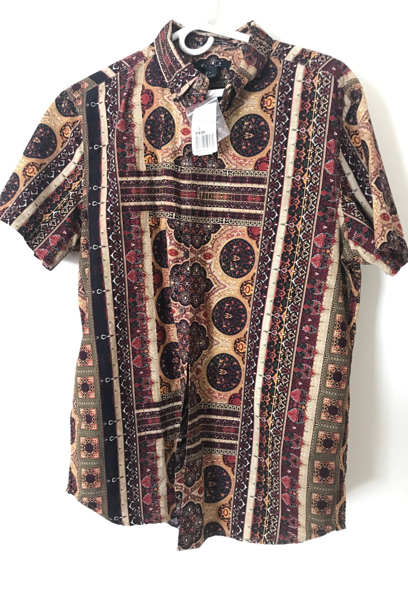 Men’s size large shirt. New