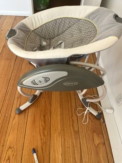 Baby Swing Like New (taking Offers)