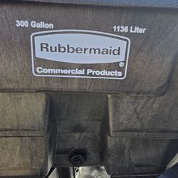 Rubbermaid 300 Gal Water Tank 