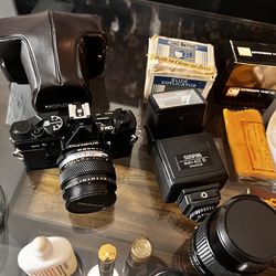 Olympus OM-2 35mm Camera Kit