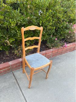 Free chair near downtown.  It’s available.