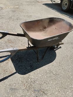 Large true value hardware wheelbarrow